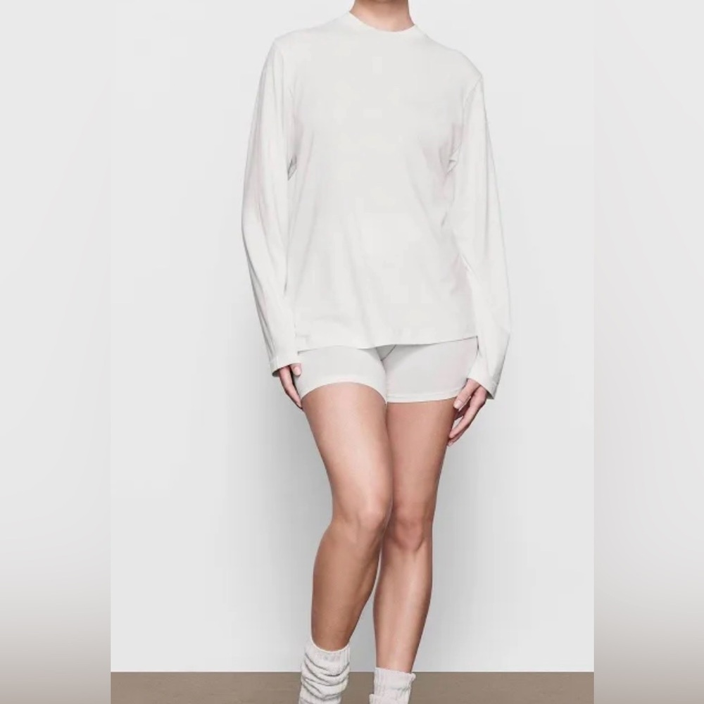 SKIMS White Long Sleeve Tee